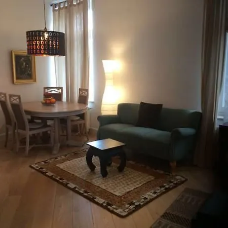 Fhs Aparthotel 4*